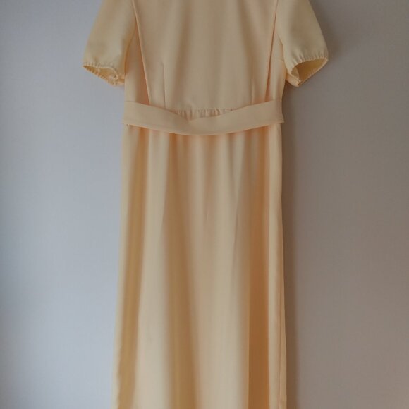 Formal Yellow Amish Mennonite Cape Dress 42"B 37"W Reverse Satin Bow Belt Modest - Picture 9 of 14